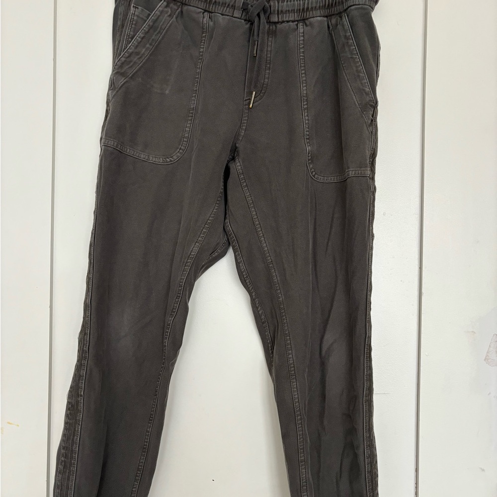 Athleta Grey Farallon Jogger Pants with Soft Fabric and Relaxed Fit